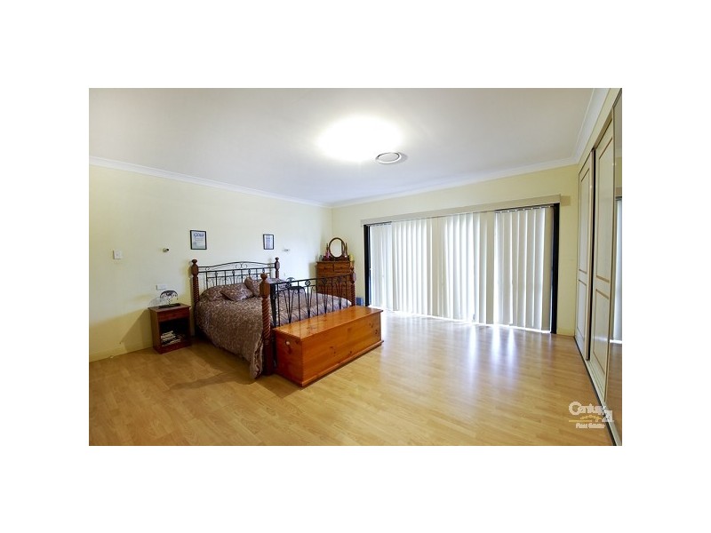 6 Meander Close, West Hoxton NSW 2171