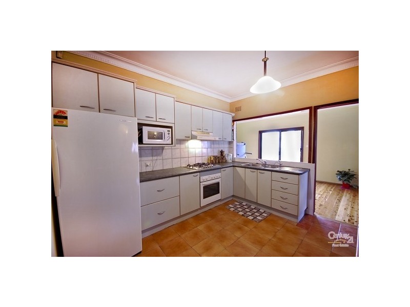 9 Baragoola Street, Fairfield West NSW 2165