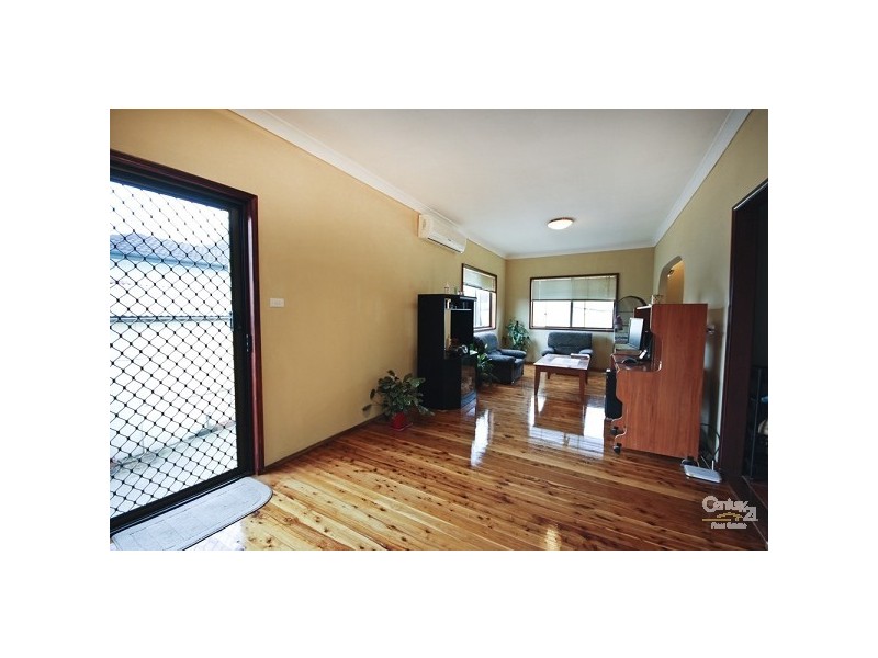 9 Baragoola Street, Fairfield West NSW 2165