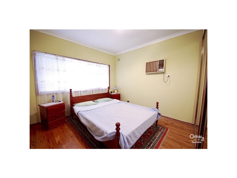 9 Baragoola Street, Fairfield West NSW 2165