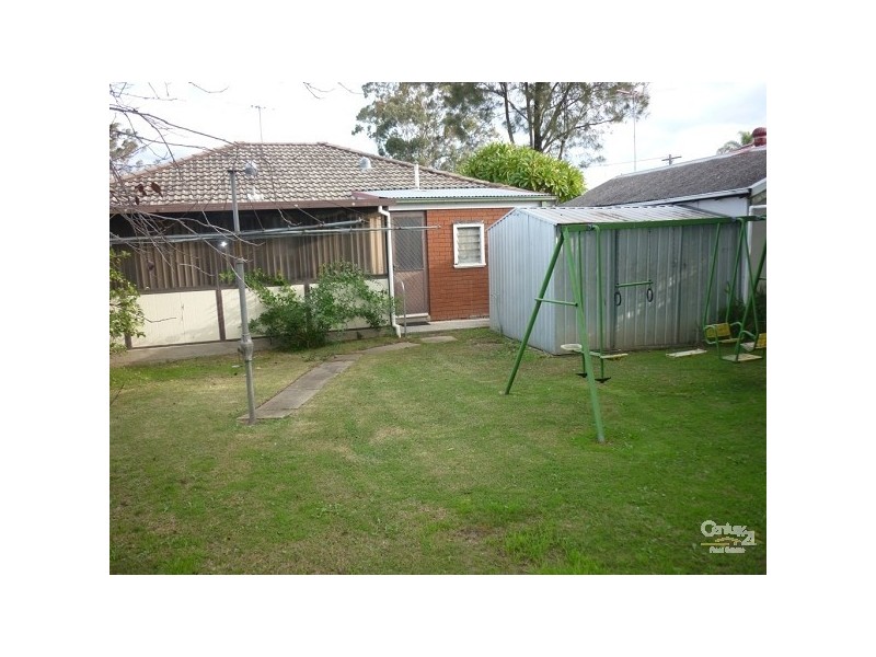 24 Beale Crescent, Fairfield West NSW 2165
