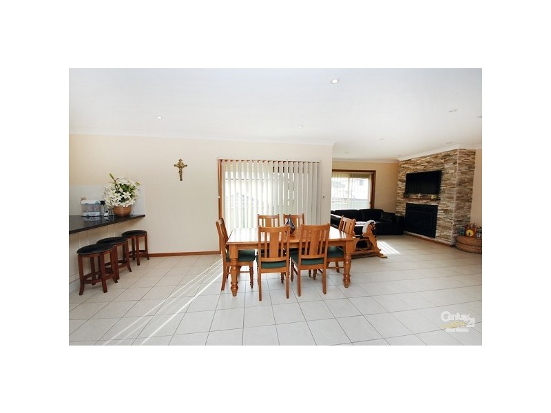 27 Kiernan Crescent, Abbotsbury NSW 2176