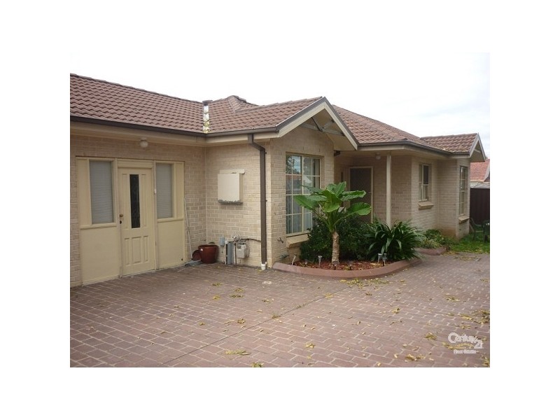 2/19a Hampton Street, Fairfield NSW 2165