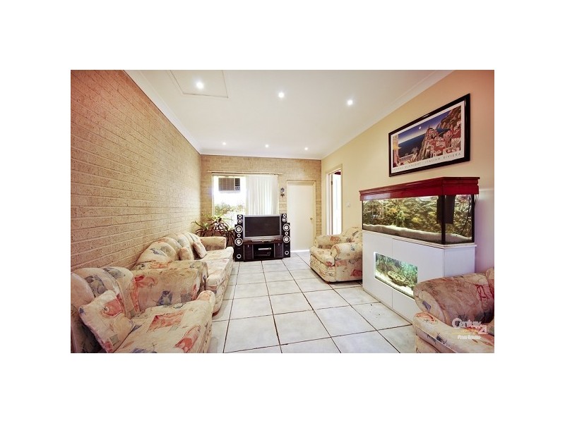 2/19a Hampton Street, Fairfield NSW 2165