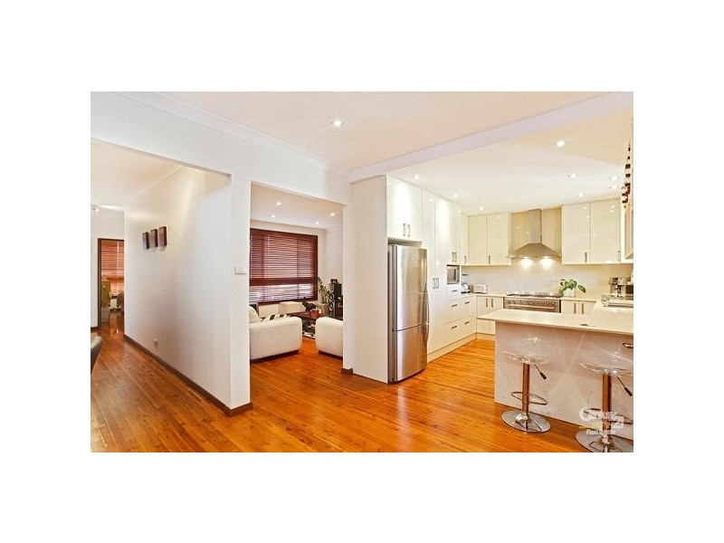 8 Lawrence Street, Fairfield NSW 2165