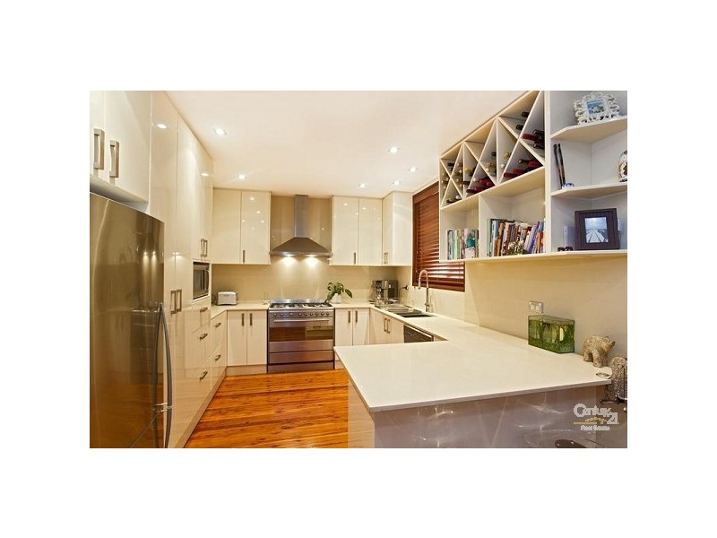 8 Lawrence Street, Fairfield NSW 2165