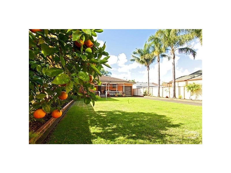 8 Lawrence Street, Fairfield NSW 2165