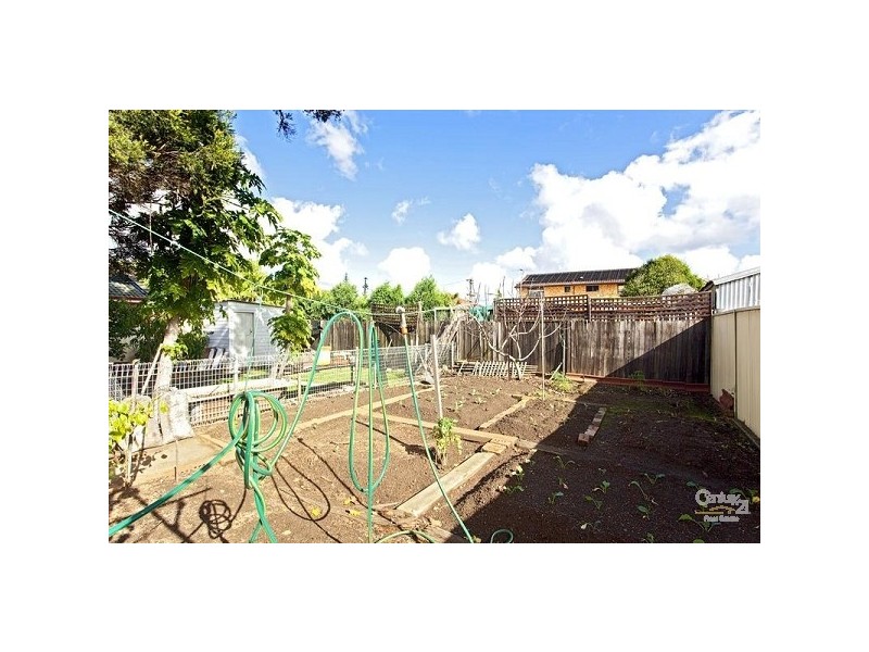 8 Lawrence Street, Fairfield NSW 2165