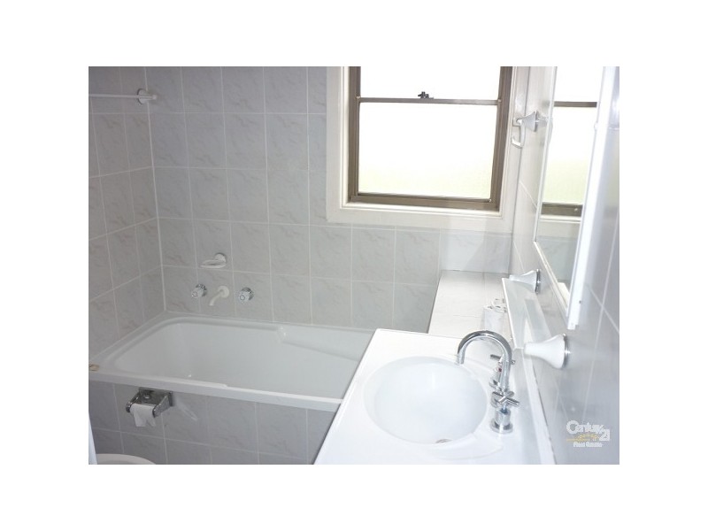 1 Adina Close, Fairfield West NSW 2165