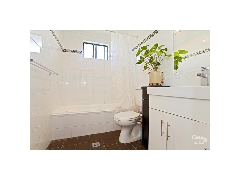 28 Hemingway Crescent, Fairfield NSW 2165