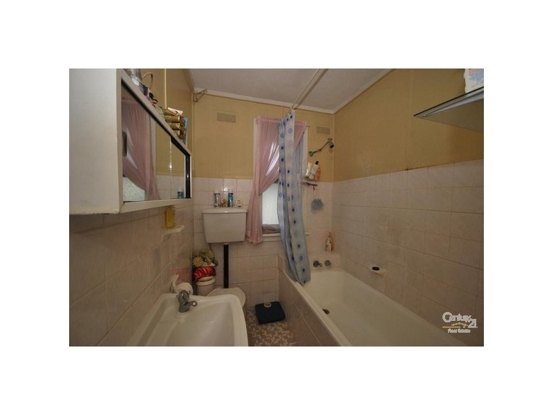 20 Tully Avenue, Liverpool NSW 2170