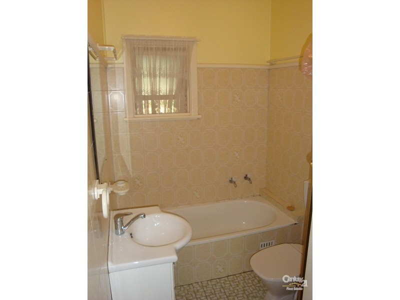 Fairfield West NSW 2165