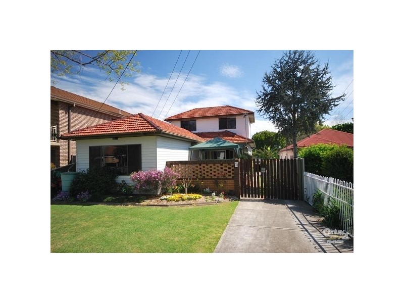 9 Matthews Street, Fairfield East NSW 2165
