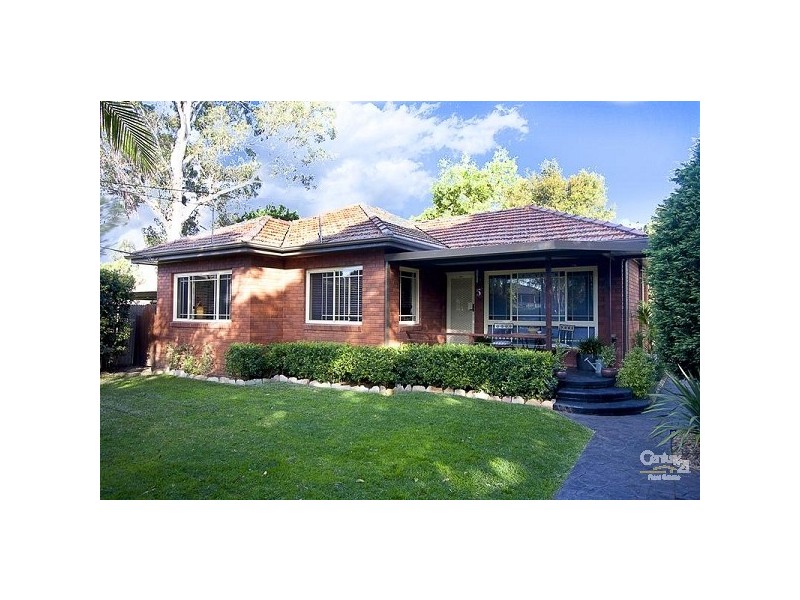 5 Benson Street, Fairfield East NSW 2165