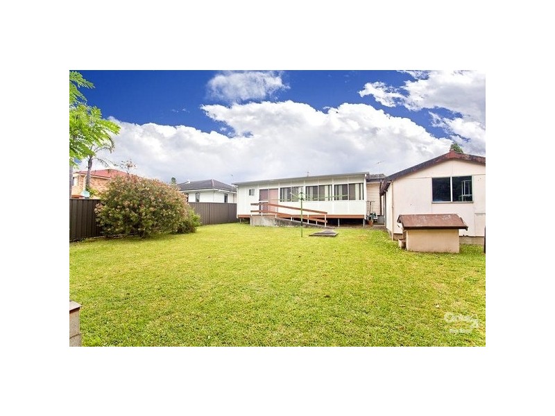 10 Jordan Street, Fairfield West NSW 2165