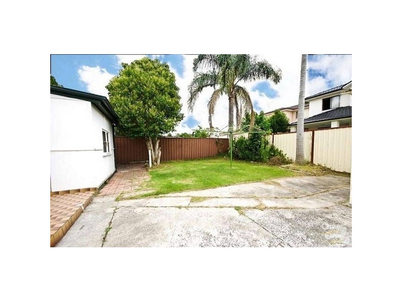 Fairfield West NSW 2165