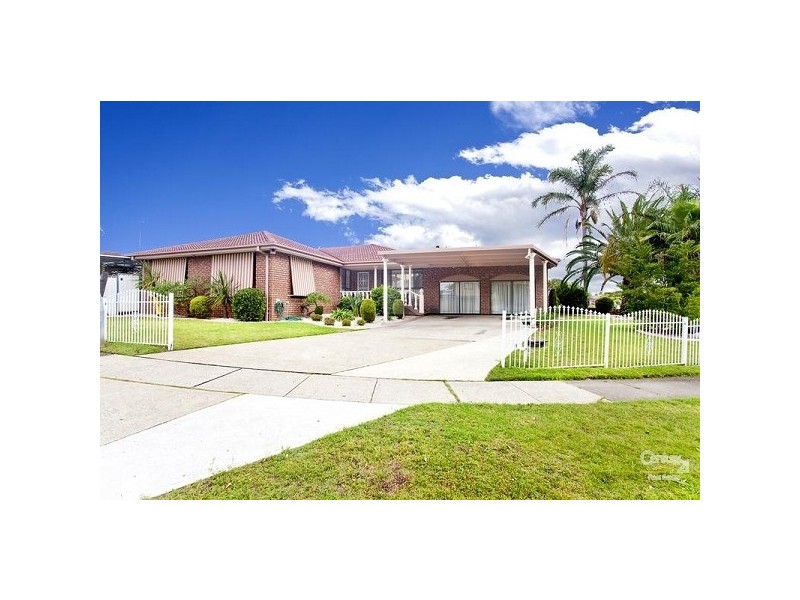 1 Falklands Avenue, Bossley Park NSW 2176