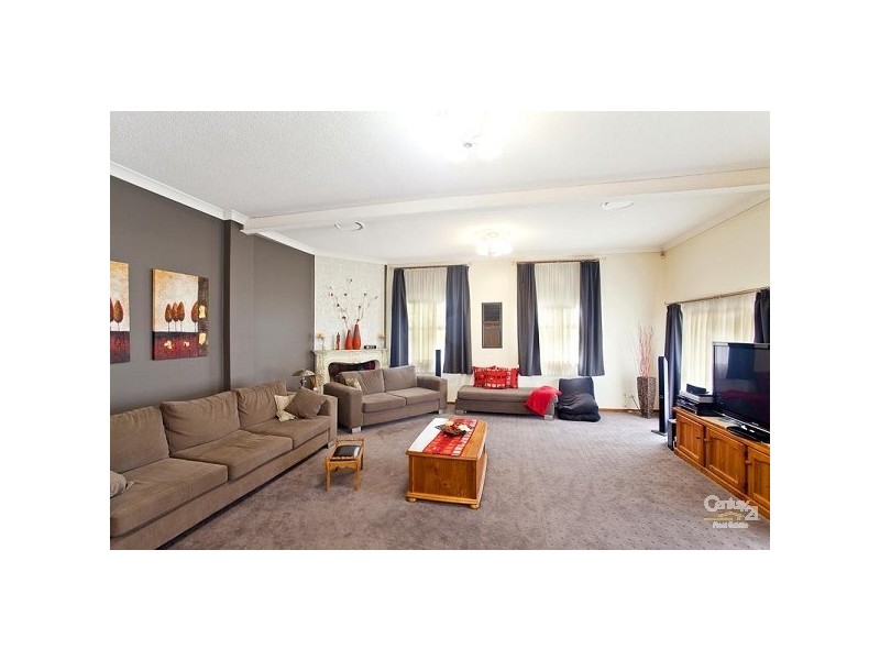 1 Falklands Avenue, Bossley Park NSW 2176