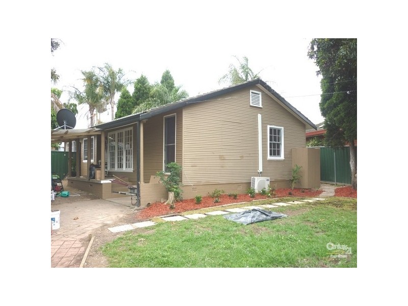 316 Smithfield Road, Fairfield West NSW 2165