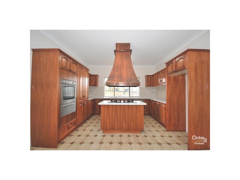 7 Ute Place, Bossley Park NSW 2176