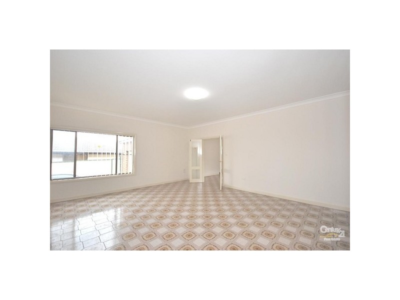 7 Ute Place, Bossley Park NSW 2176