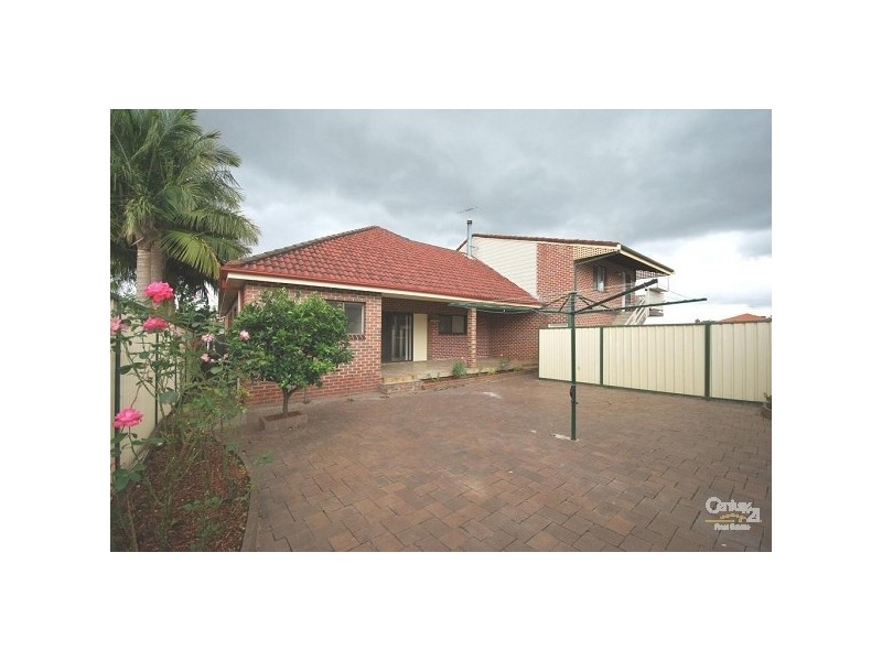 7 Ute Place, Bossley Park NSW 2176