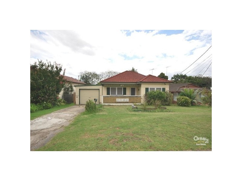 4 May Street, Fairfield NSW 2165