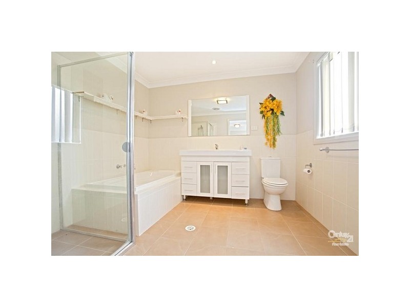 17 Thomas Avenue, Lurnea NSW 2170