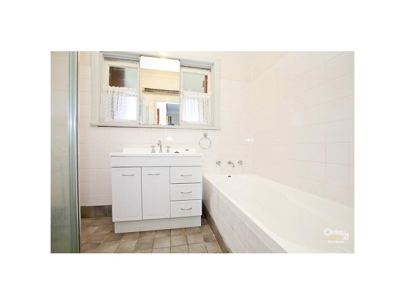 18 Richardson Street, Fairfield NSW 2165