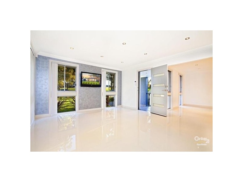 5 Burramy Close, Bossley Park NSW 2176