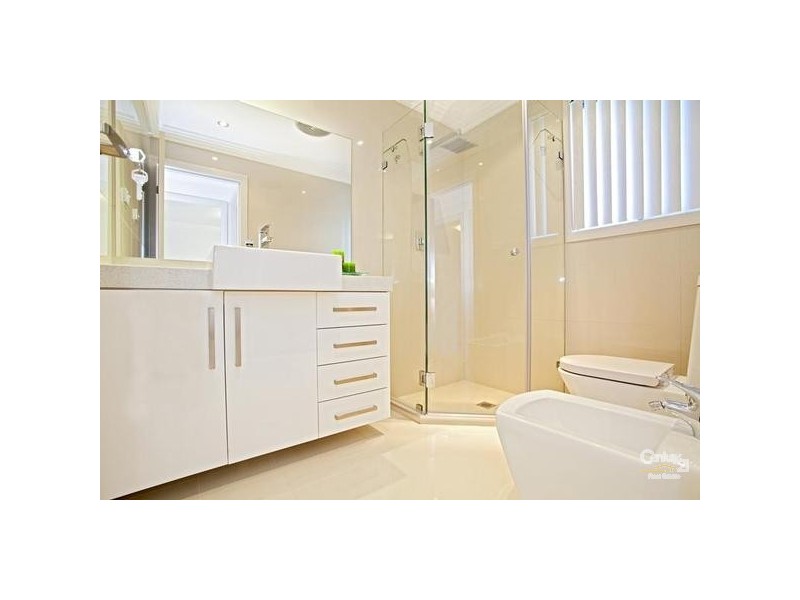 5 Burramy Close, Bossley Park NSW 2176