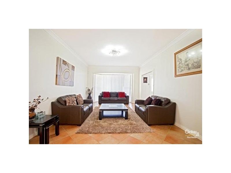 4 Cuthbert Crescent, Edensor Park NSW 2176