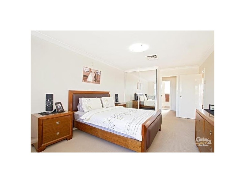4 Cuthbert Crescent, Edensor Park NSW 2176