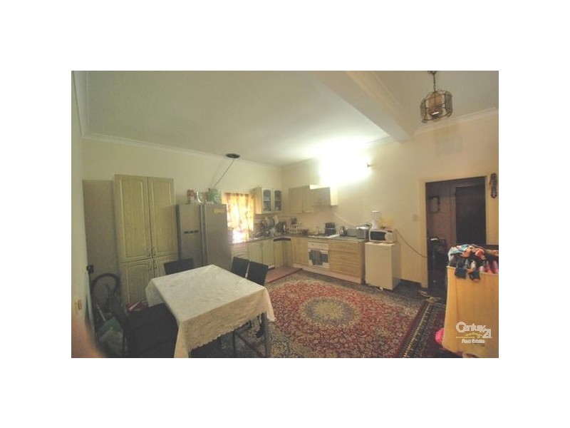 77 Sackville Street, Fairfield NSW 2165