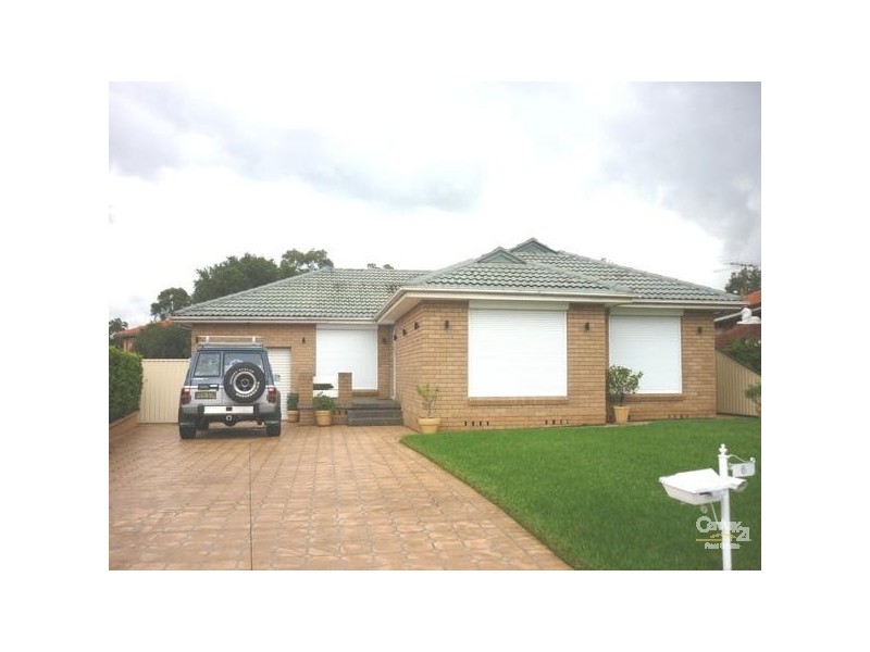 6 Concord Place, St Johns Park NSW 2176