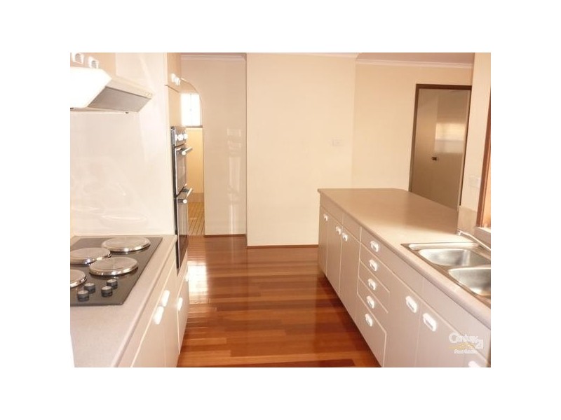 28 Saxonvale Crescent, Edensor Park NSW 2176