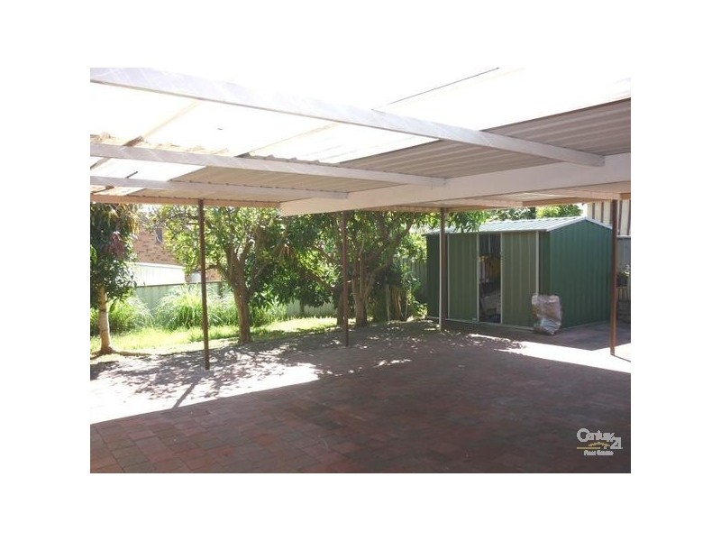 28 Saxonvale Crescent, Edensor Park NSW 2176