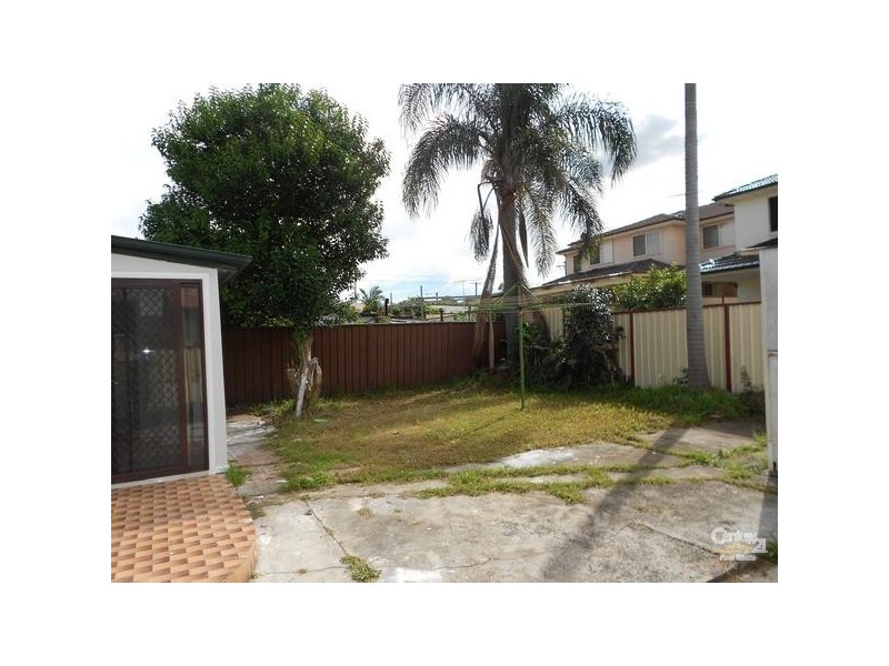 Fairfield West NSW 2165