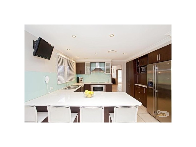 6 Jindabyne Street, Bossley Park NSW 2176