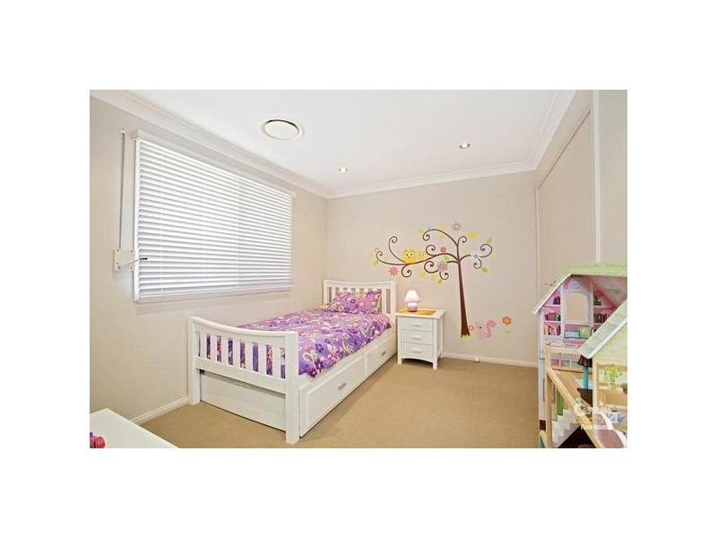 6 Jindabyne Street, Bossley Park NSW 2176