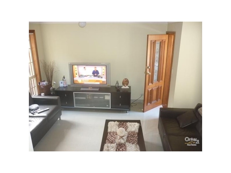 1/3 Cambridge Street, Fairfield West NSW 2165