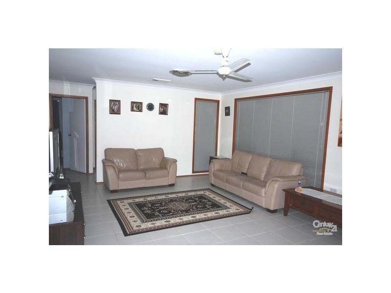 31 Coonawarra Street, Edensor Park NSW 2176