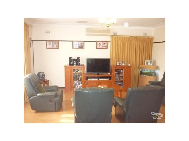 2 Frank Street, Guildford NSW 2161