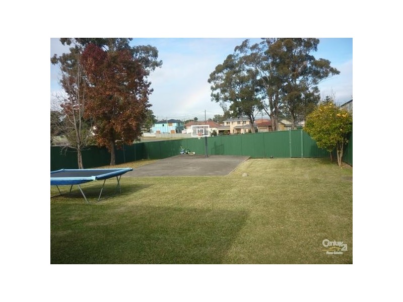 2 Frank Street, Guildford NSW 2161
