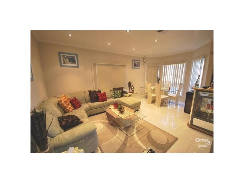 13 Leichhardt Avenue, Fairfield West NSW 2165