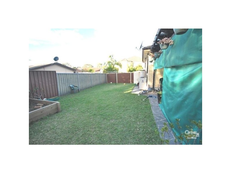 13 Leichhardt Avenue, Fairfield West NSW 2165