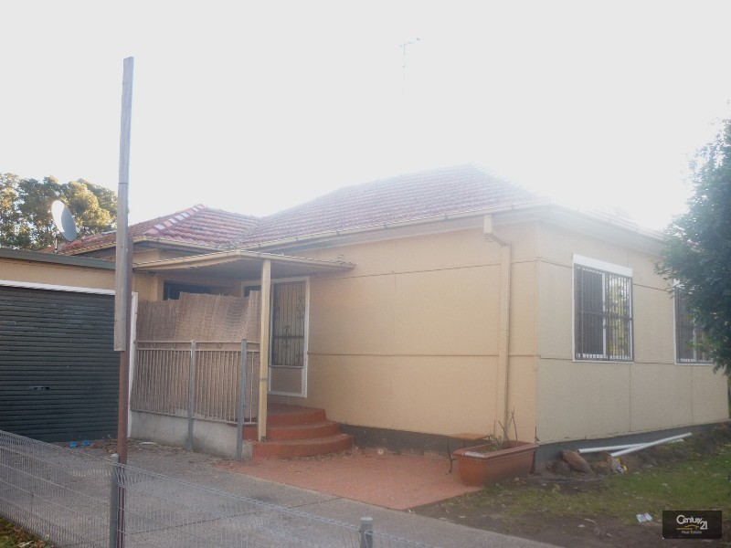 21 Quest Avenue, Carramar NSW 2163