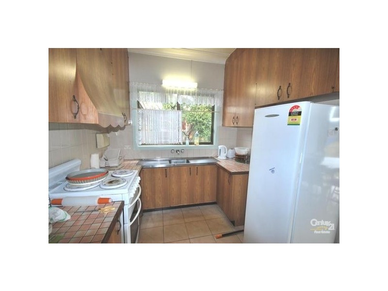 39 Barlow Crescent, Canley Heights NSW 2166