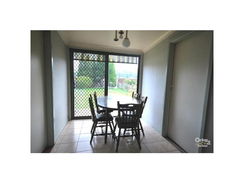 39 Barlow Crescent, Canley Heights NSW 2166