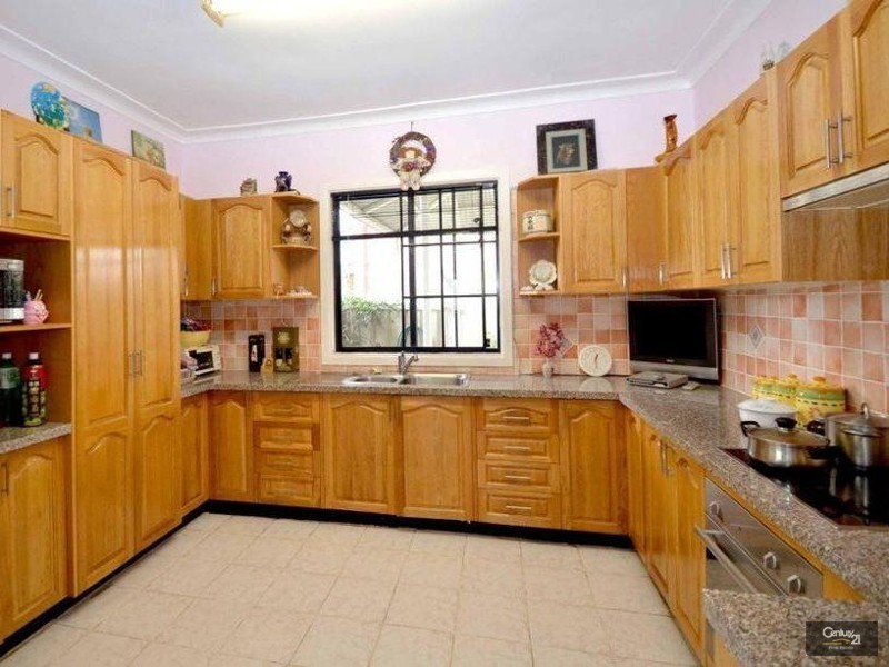 11 Harden Street, Canley Heights NSW 2166